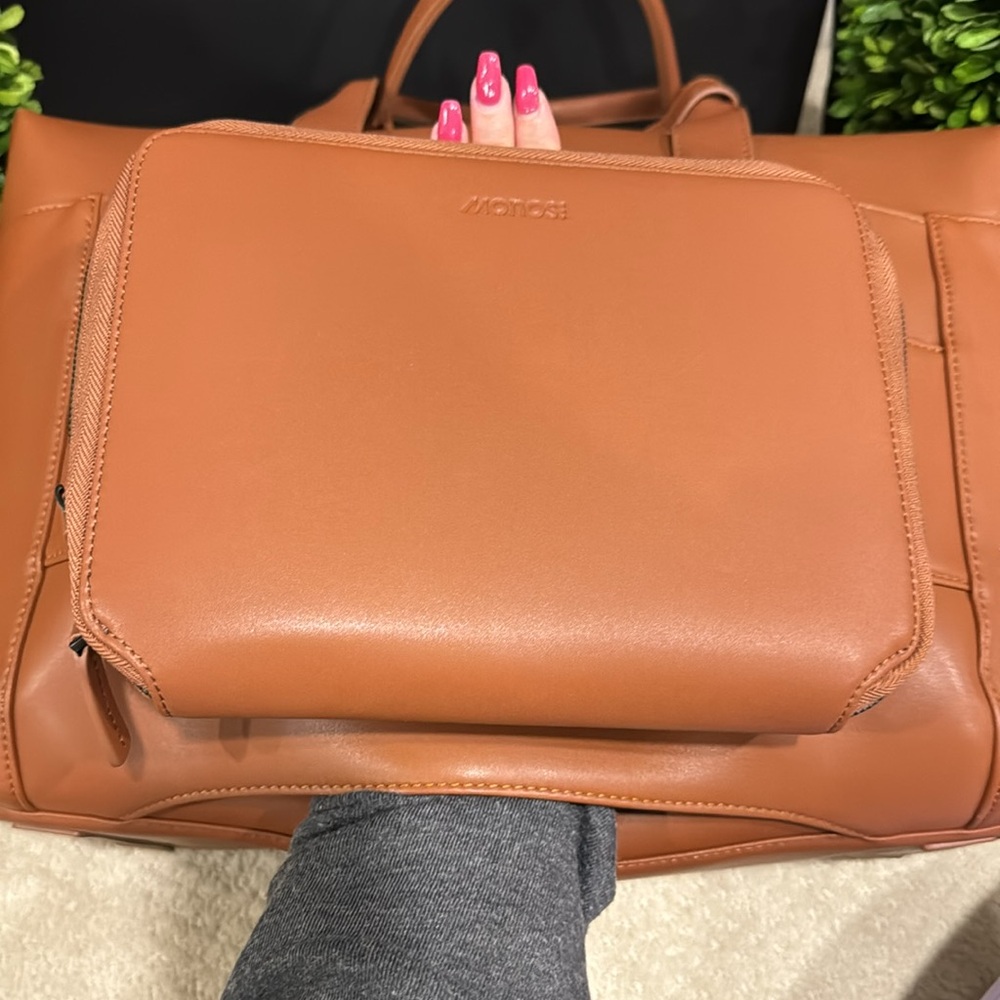 Chestnut vegan leather Monos weekender / carry on bag - Picture 3 of 5